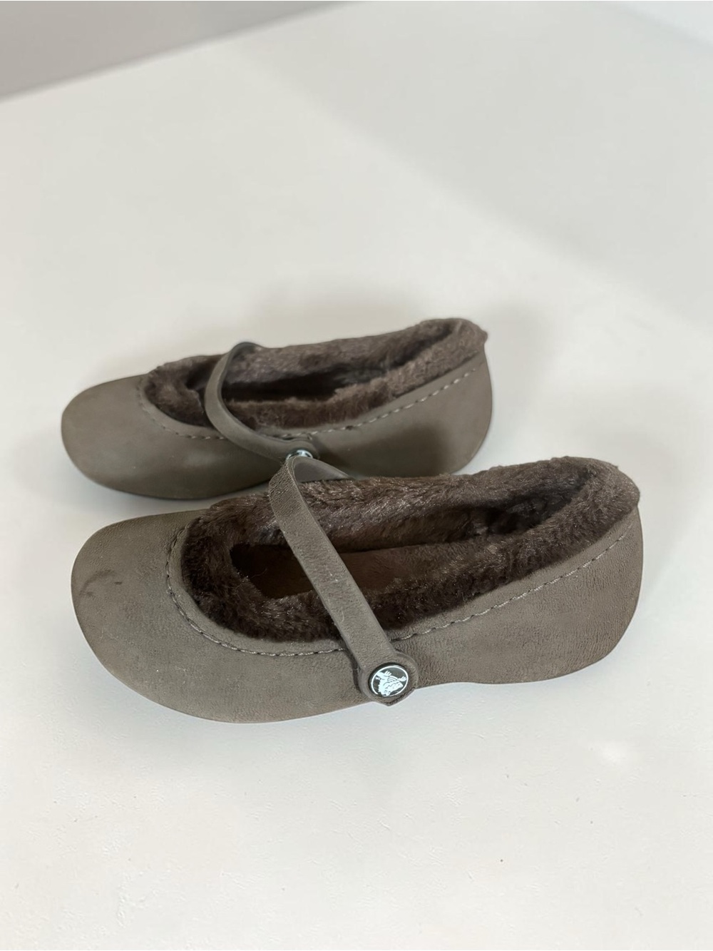 Crocs Faux Fur Mary Jane Flats Taupe Girls Shoes Size 10